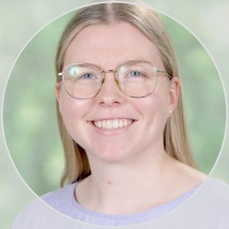 photo of Holly Robinson